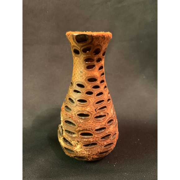 Vase - small - Banksia Nut - Picture 4 of 8